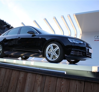Pedana per esposizione nuova Audi A4