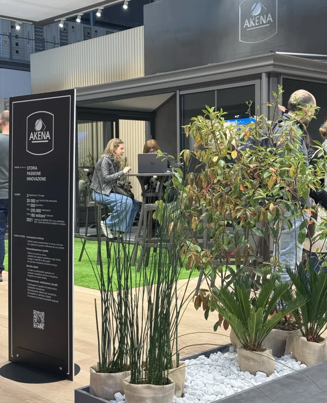 Salone Akena